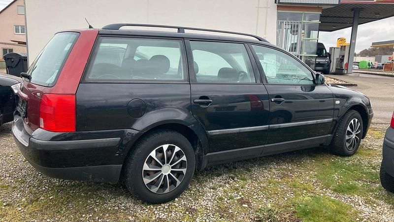 Gebraucht VW Passat 100 PS (73 kW) 2000 Schwarz Kombi