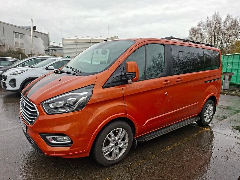 Orange Gebraucht 2021 Ford Tourneo Titanium Van / Kleinbus | 33.850 € (Guter Preis) - Bild 1/4