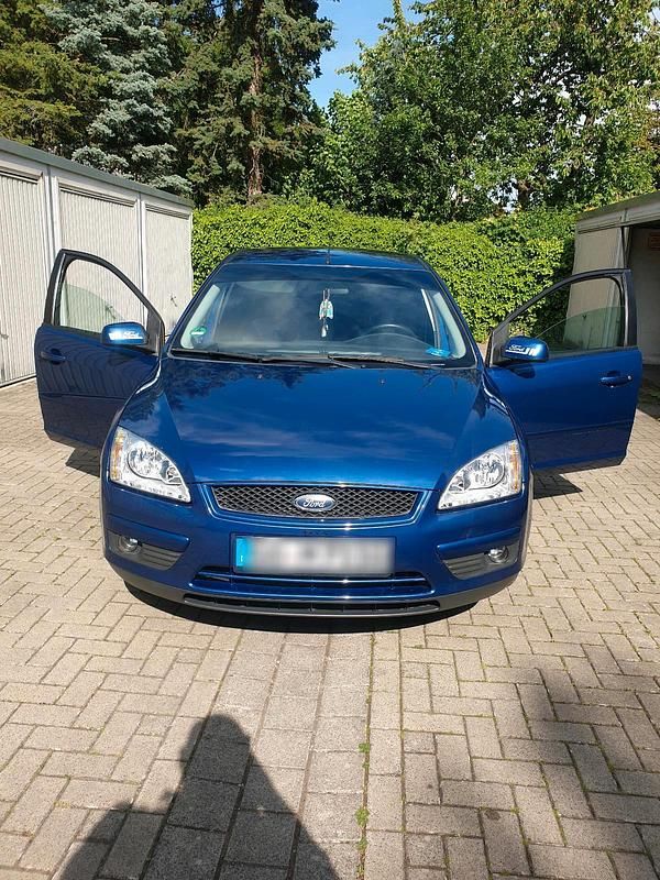 Blau Gebraucht 2007 Ford Focus Style Kombi | 2.999 € (Fairer Preis) - Bild 1/4