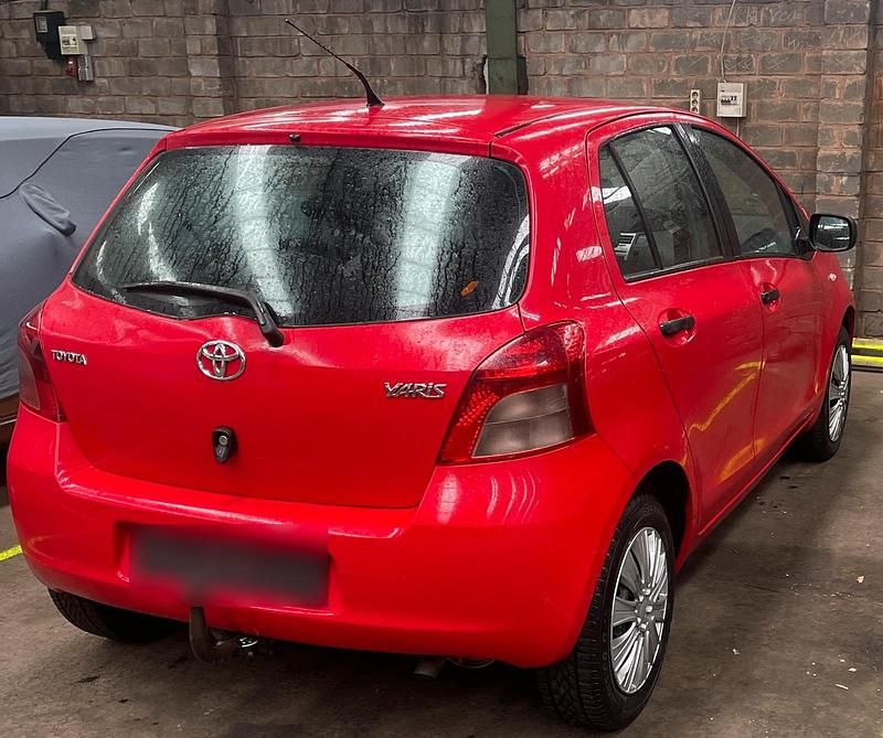 Gebraucht Toyota Yaris 64 PS (47 kW) 2007 Rot Kleinwagen