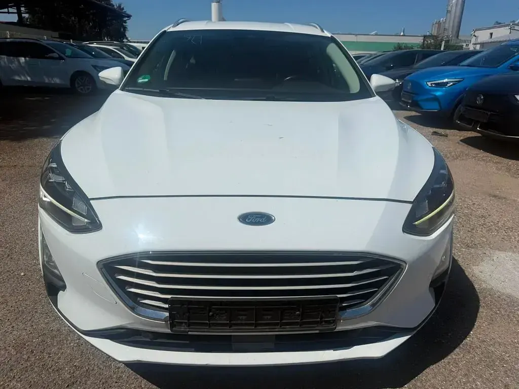 Gebraucht Ford Focus 120 PS (88 kW) 2020 Weiß Limousine