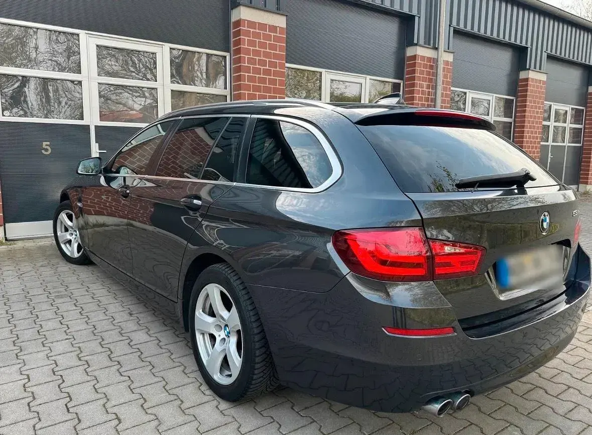 Gebraucht BMW 530 258 PS (189 kW) 2012 Grau Kombi