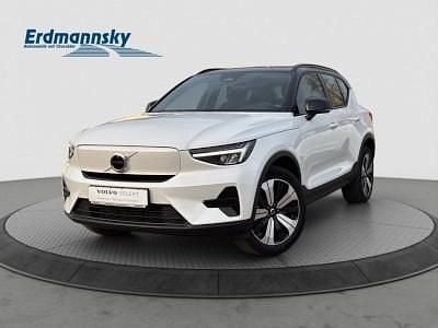 Crystal white (weiß) Gebraucht 2022 Volvo XC40 Core SUV | 28.440 € (Guter Preis) - Bild 1/4