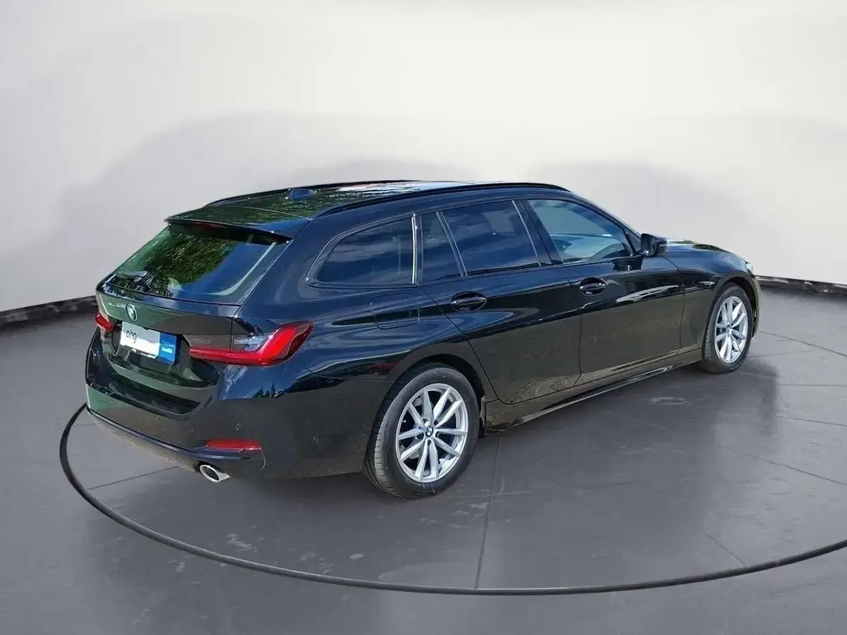 Gebraucht BMW 318 Sport Line 150 PS (110 kW) 2023 Schwarz Kombi