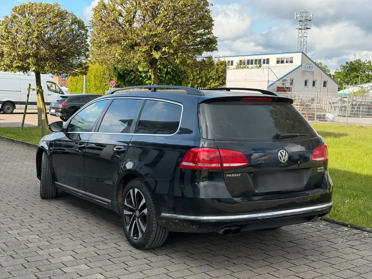 Używany VW Passat 145 KM (106 kW) 2012 Czarny Kombi