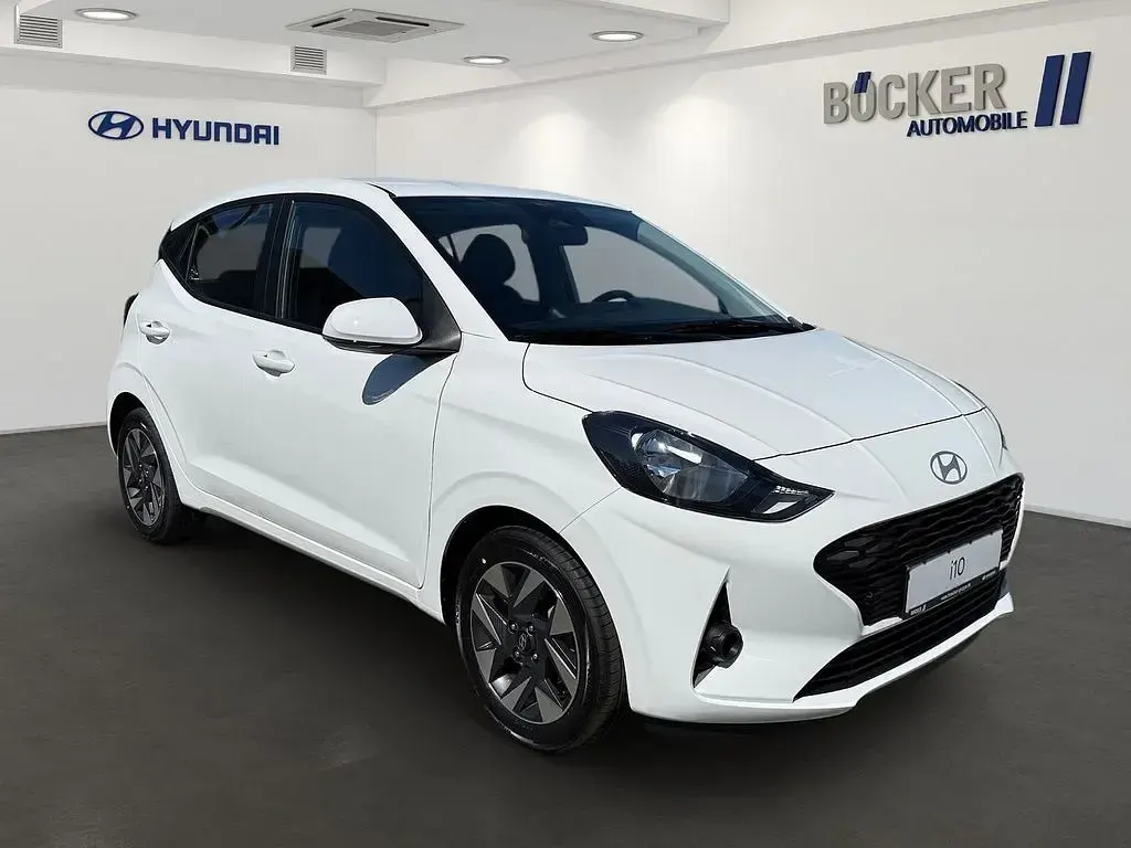 Gebraucht Hyundai i10 Trend 63 PS (46 kW) 2026 Atlas white Kleinwagen
