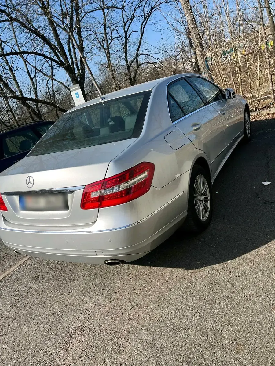 Gebraucht Mercedes E350 231 PS (169 kW) 2009 Silber Limousine