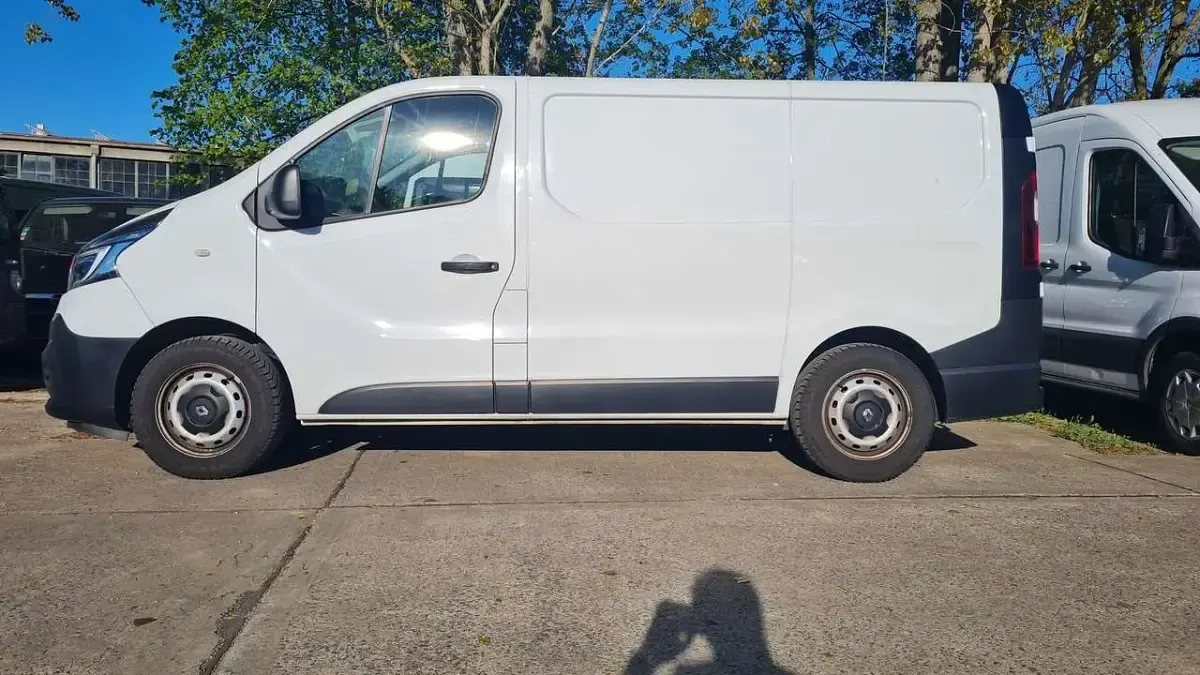 Gebraucht Renault Trafic 95 PS (69 kW) 2020 Weiß Van / Kleinbus