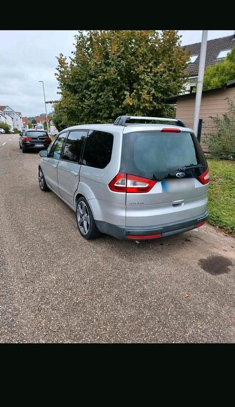 Gebraucht Ford Galaxy 130 PS (95 kW) 2006 Silber Van / Kleinbus
