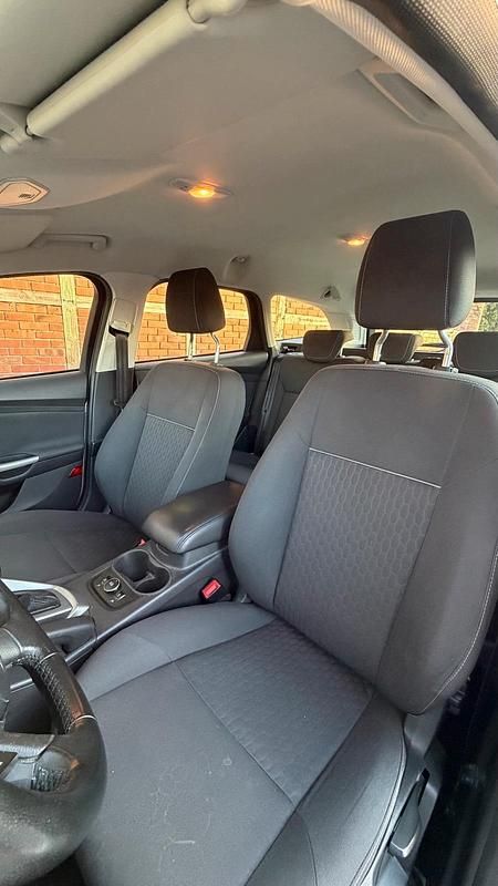 Usata Ford Focus 116 CV (85 kW) 2014 Argento Station wagon