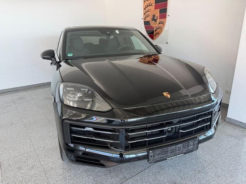 Gebraucht Porsche Cayenne 354 PS (260 kW) 2025 Chromitschwarz SUV