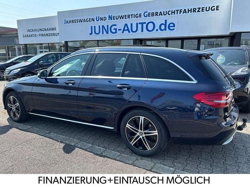 Blau Gebraucht 2021 Mercedes C220 Limousine | 26.990 € (Guter Preis) - Bild 1/4