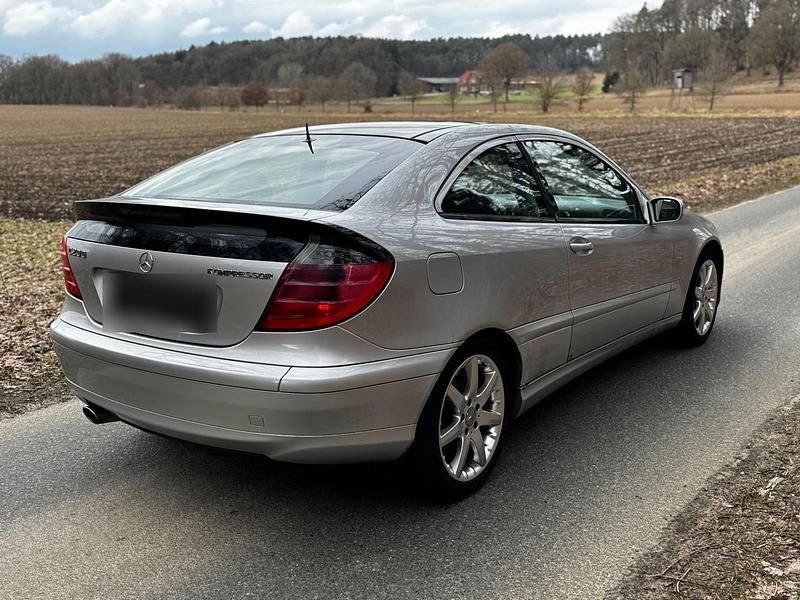 Gebraucht Mercedes CL200 163 PS (119 kW) 2001 Silber Coupé