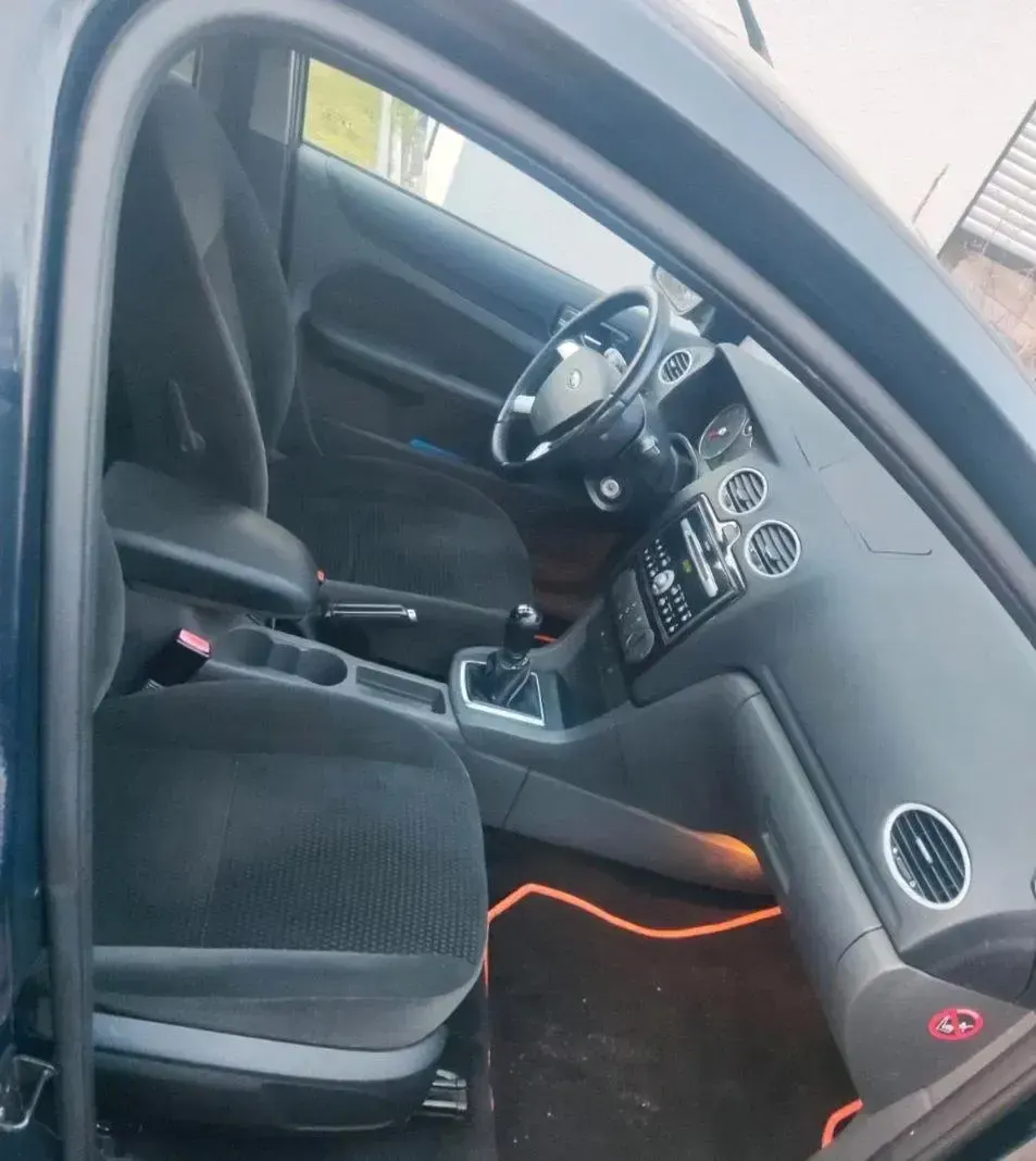 Gebraucht Ford Focus Ghia 116 PS (85 kW) 2005 Blau Kombi