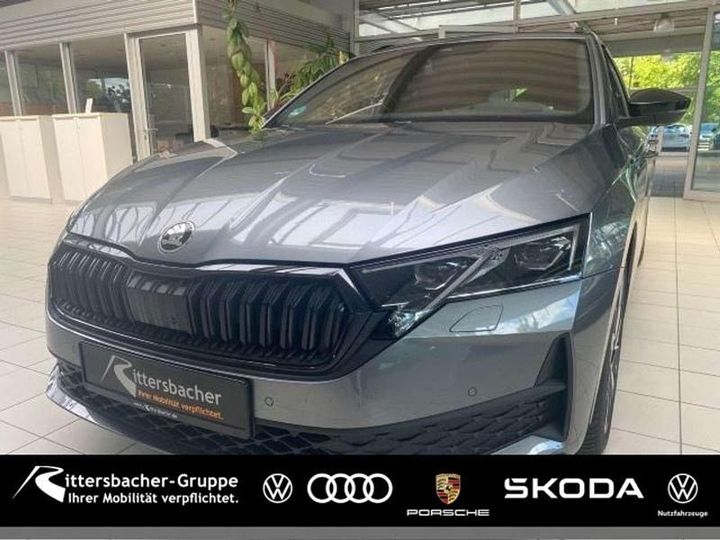 Grau Gebraucht 2025 Skoda Octavia SportLine Kombi | 41.990 € (Teuer) - Bild 1/4