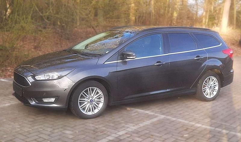 Gebraucht Ford Focus 125 PS (91 kW) 2018 Magneticgrau (metallic) Kombi