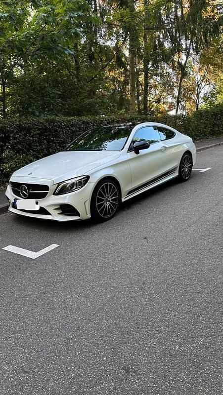 Weiß Gebraucht 2020 Mercedes C300 Coupé | 29.990 € (Superpreis) - Bild 1/4