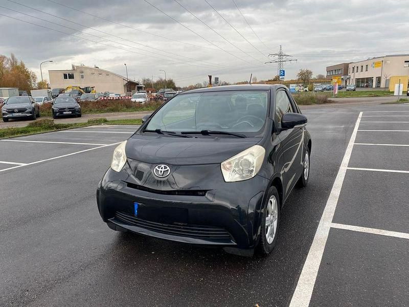 Schwarz Gebraucht 2009 Toyota iQ Kleinwagen | 5.990 € (Etwas zu teuer) - Bild 1/4