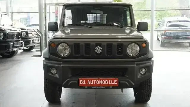 Gebraucht Suzuki Jimny Comfort 102 PS (75 kW) 2023 Grau SUV
