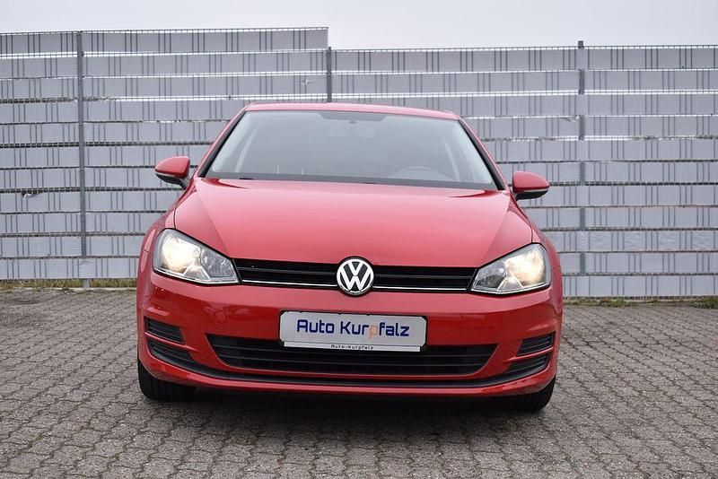Gebraucht VW Golf VII Trendline 86 PS (63 kW) 2014 Rot Kleinwagen