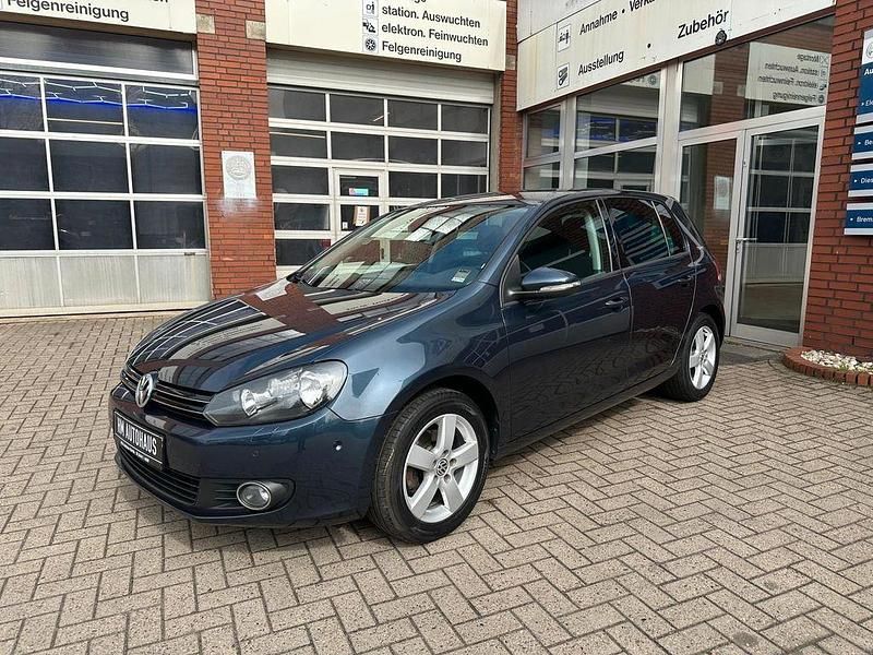 Gebraucht VW Golf VI Team 105 PS (77 kW) 2010 Blau Kleinwagen