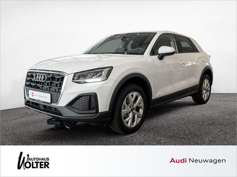 Arkonaweiss Neu 2025 Audi Q2 Sport SUV | 35.988 € (Teuer) - Bild 1/4