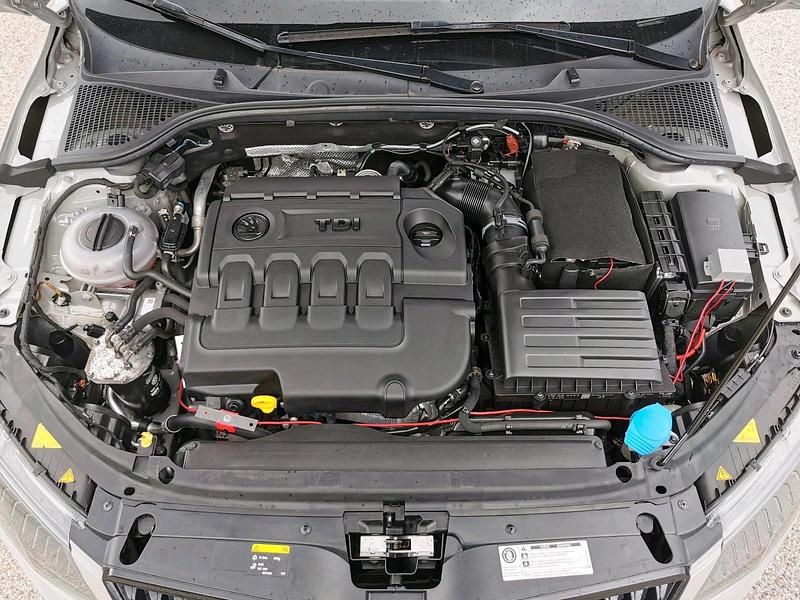 Gebraucht Skoda Octavia RS 180 PS (132 kW) 2016 Grau Kleinwagen