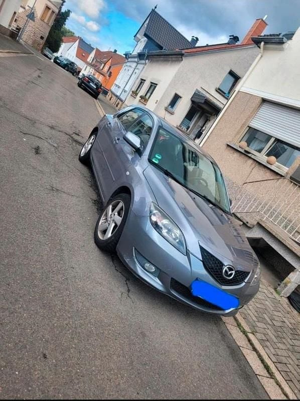 Grau Gebraucht 2004 Mazda 3 Kleinwagen | 3.000 € (Guter Preis) - Bild 1/4