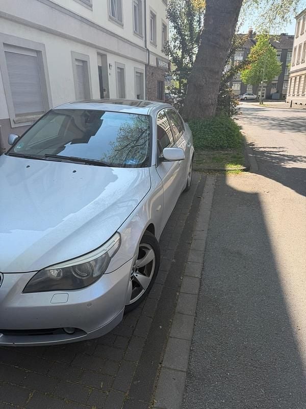 Second-hand BMW 525 218 CP (160 kW) 2005 Argintiu Berlinǎ