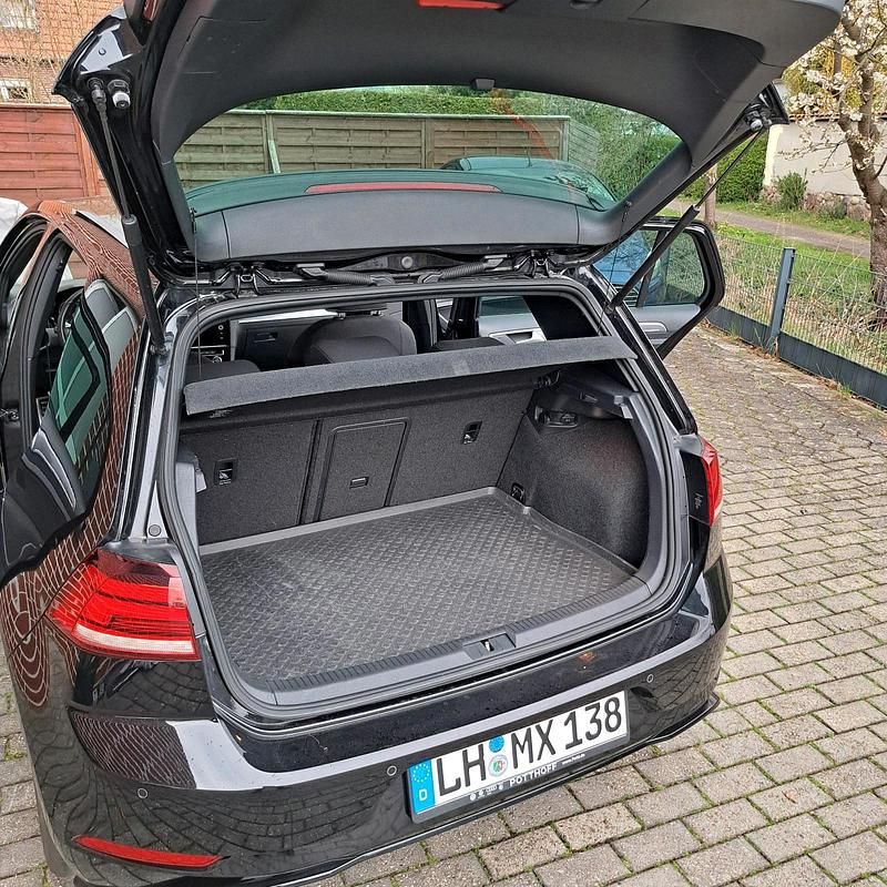 Gebraucht VW Golf VII Sport 150 PS (110 kW) 2017 Schwarz Kombi