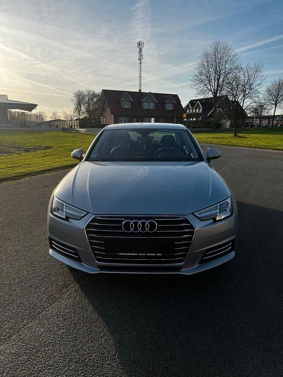 Gebraucht Audi A4 Basis 190 PS (139 kW) 2018 Silber Limousine