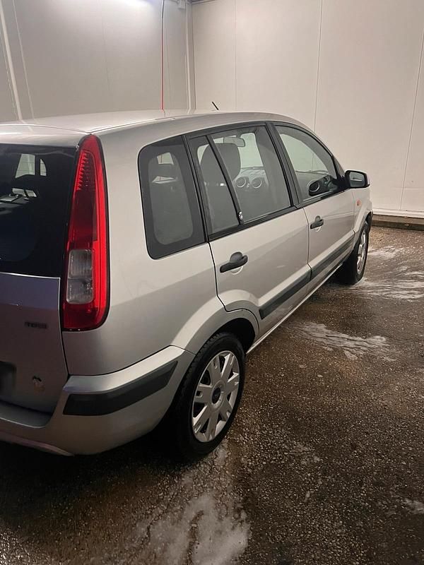 Gebraucht Ford Fusion Ambiente 68 PS (50 kW) 2004 Silber Kleinwagen