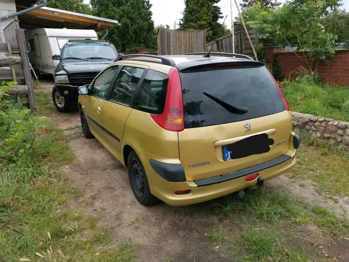 Gebraucht Peugeot 206 Filou 75 PS (55 kW) 2004 Gold Kombi