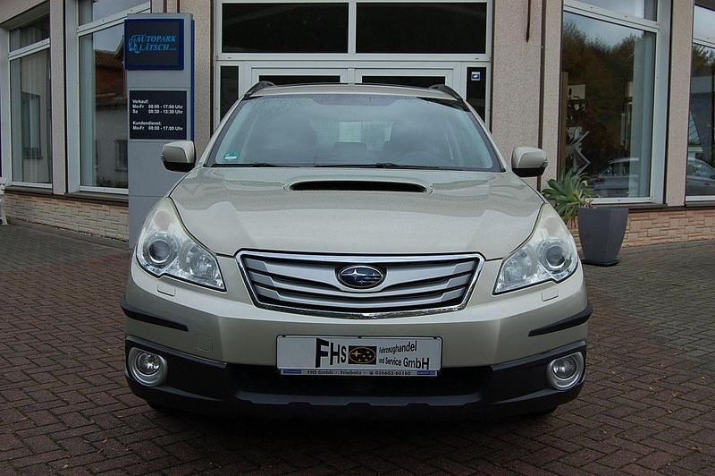 Gebraucht Subaru Outback Active 150 PS (110 kW) 2012 Gold SUV