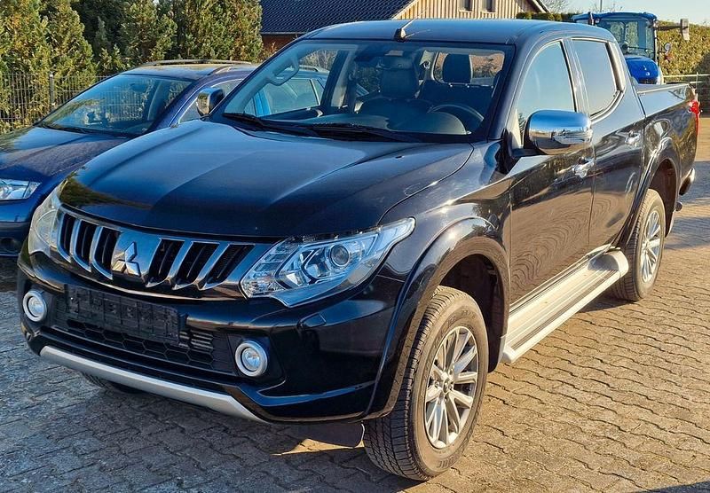 Gebraucht Mitsubishi L200 Top 181 PS (133 kW) 2019 Schwarz Abholung