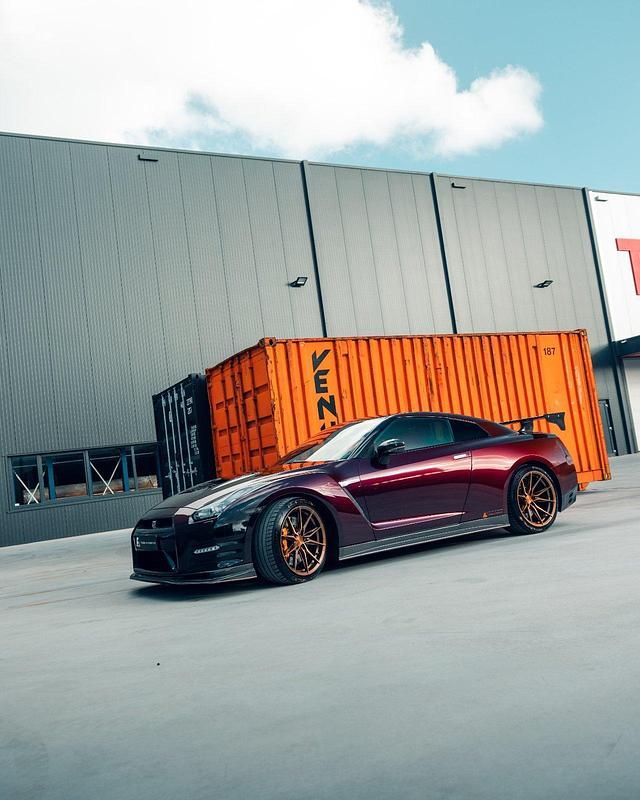 Schwarz Gebraucht 2014 Nissan GT-R Black Edition Coupé | 95.000 € - Bild 1/4