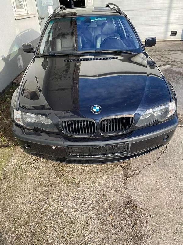 Gebraucht BMW 325 192 PS (141 kW) 2002 Sonderlackierung Kombi