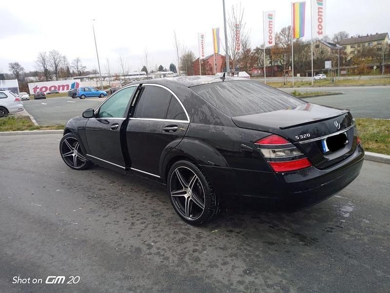 Schwarz Gebraucht 2007 Mercedes S320 Limousine | 10.500 € (Teuer) - Bild 1/3