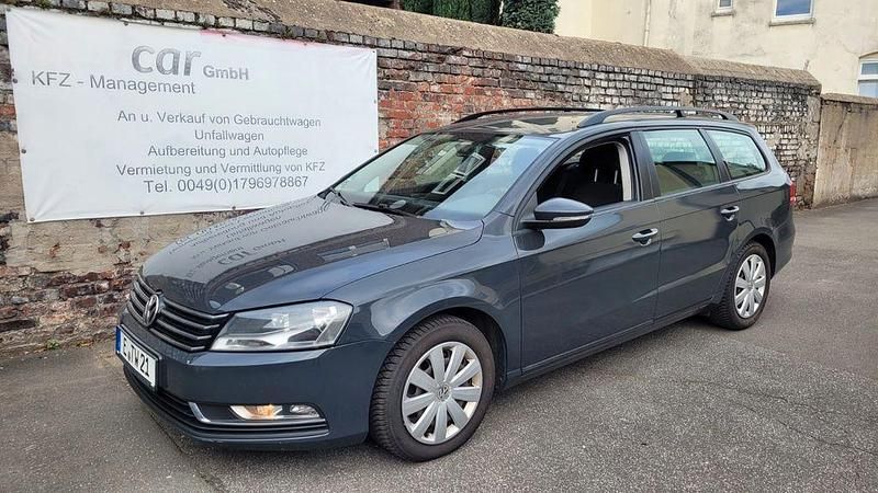 Grau Gebraucht 2012 VW Passat Kombi | 4.450 € - Bild 1/4