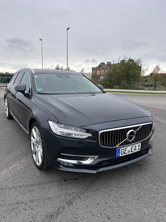 Grau Gebraucht 2018 Volvo V90 Inscription Kombi | 23.000 € (Superpreis) - Bild 1/4
