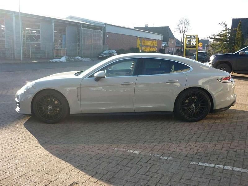 Gebraucht Porsche Panamera 330 PS (242 kW) 2022 Kreide Coupé