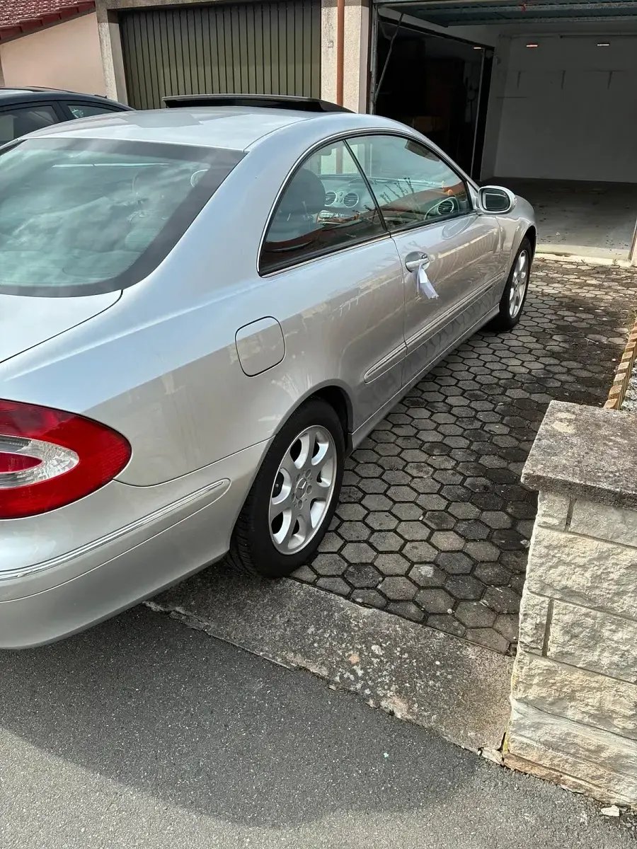 Gebraucht Mercedes CLK240 170 PS (125 kW) 2002 Silber Coupé