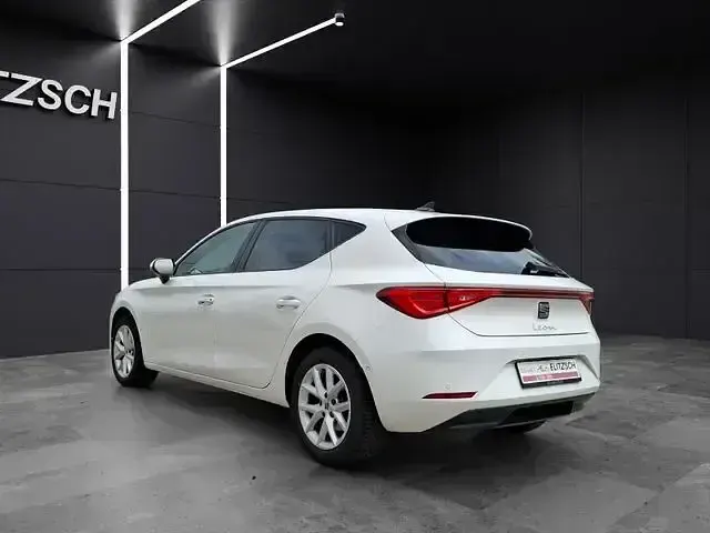Gebraucht Seat Leon Style 110 PS (80 kW) 2024 "candy" weiss Limousine
