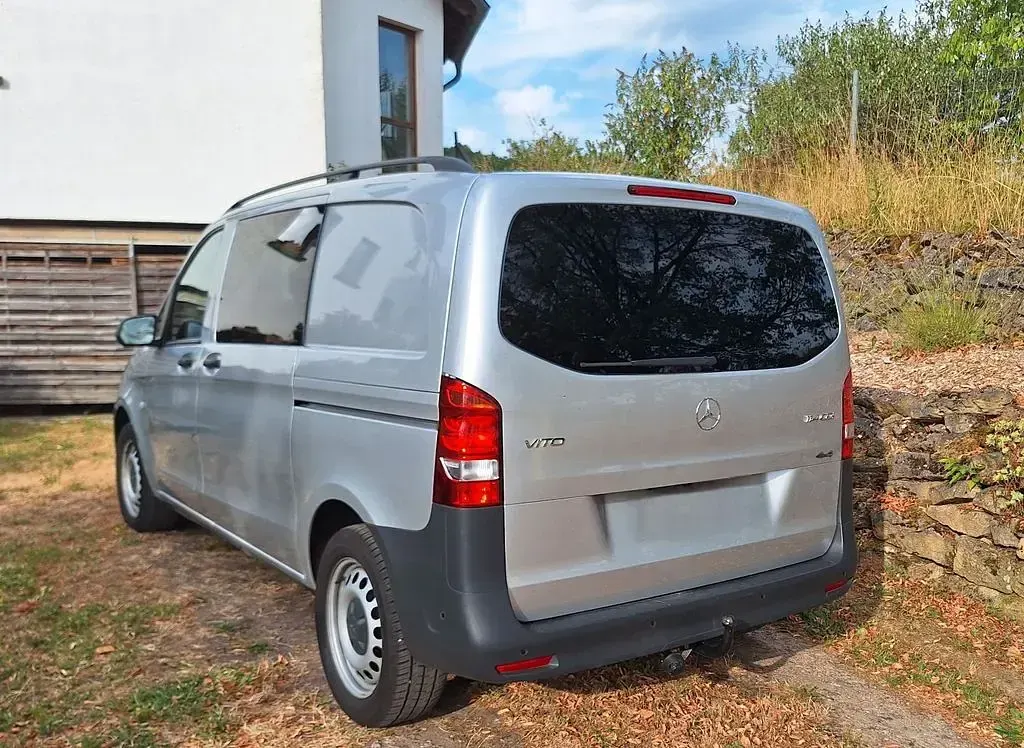 Gebraucht Mercedes Vito 136 PS (100 kW) 2021 Silber Van