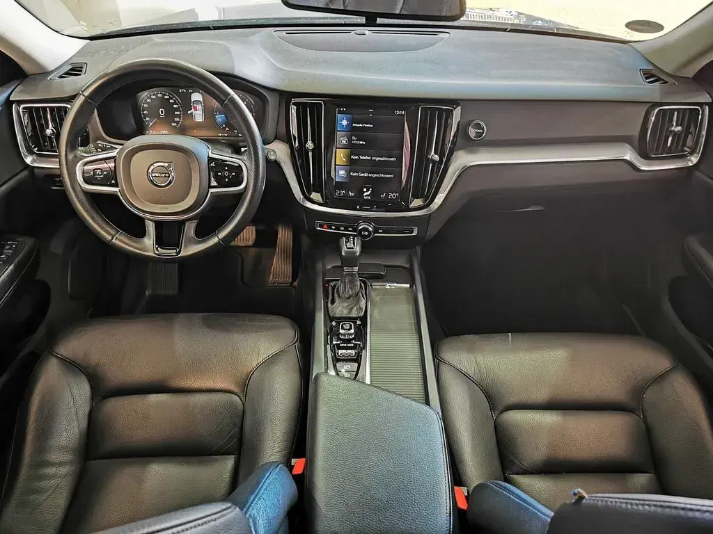 Gebraucht Volvo V60 150 PS (110 kW) 2018 Grau Kombi