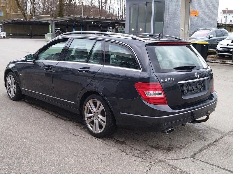 Gebraucht Mercedes C220 Avantgarde 170 PS (125 kW) 2011 Schwarz Kombi