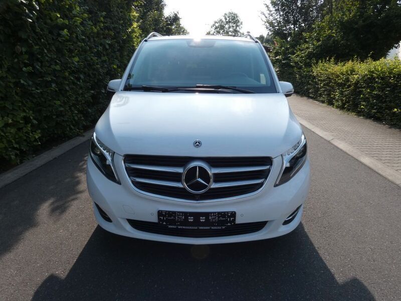 Gebraucht Mercedes V220 190 PS (139 kW) 2018 Weiß Van / Kleinbus