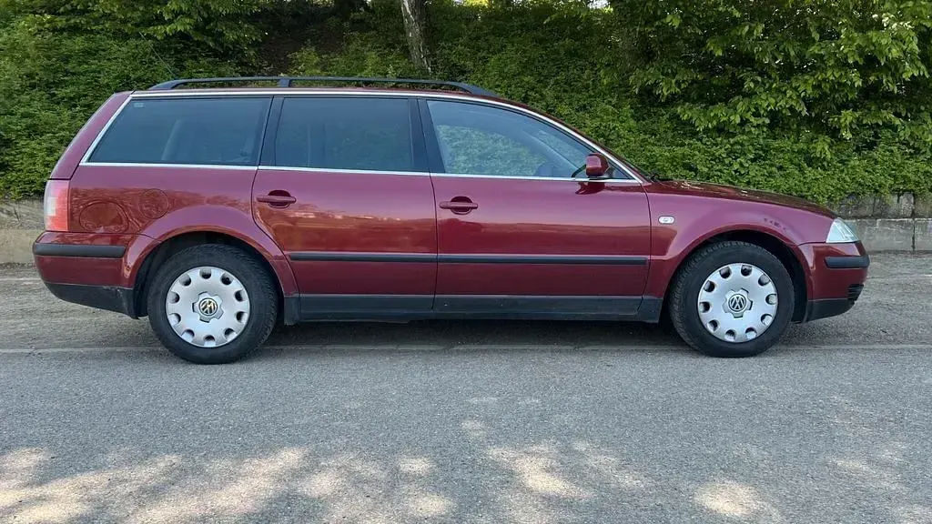Gebraucht VW Passat 131 PS (96 kW) 2002 Rot Kombi