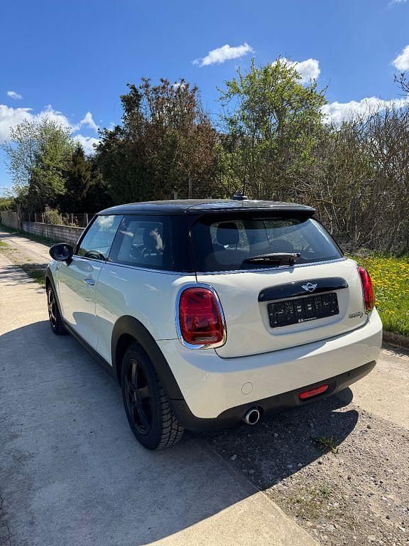 Second-hand Mini Cooper D 116 CP (85 kW) 2017 Alb Hatchback