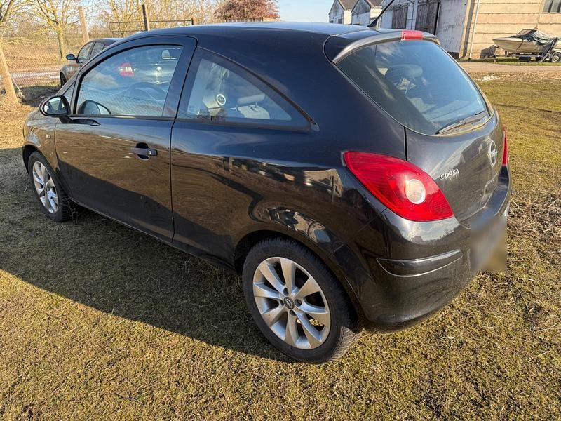 Second-hand Opel Corsa 60 CP (44 kW) 2009 Negru Hatchback